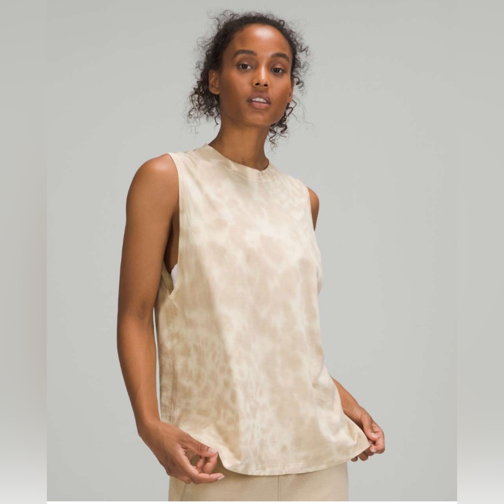 Lululemon All Yours Tank Top
Marmoleado Tie Dye Lemon Chiffon Trench size 2